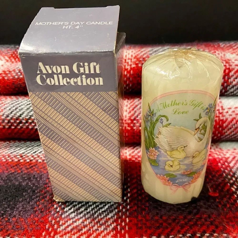Vintage New Mother's Day Candle 1986 4 Inch Swan